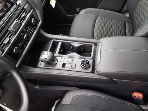 New 2025 Nissan Pathfinder S image 19