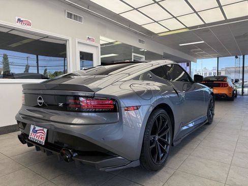 Used 2023 Nissan Z w/ Floor Mat Package (L93) RWD image 5
