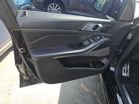 Used 2021 BMW X7 M50i w/ Executive Package image 6