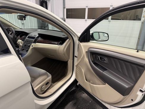 Used 2012 Ford Taurus SEL image 12