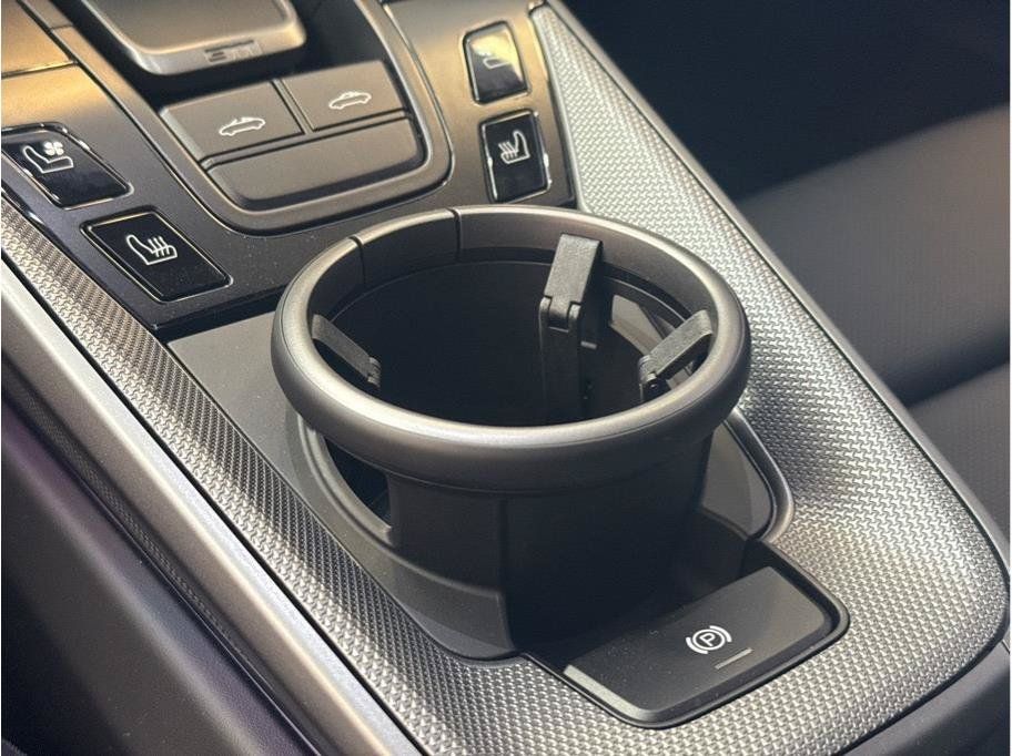 Used 2024 Porsche 911 Targa 4S w/ Premium Package AWD/4WD image 30