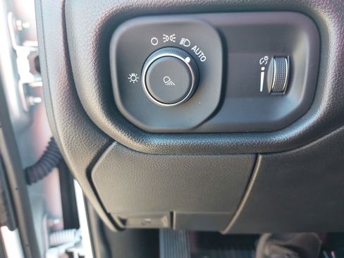 Used 2024 RAM 2500 Tradesman w/ Chrome Appearance Group AWD/4WD image 28