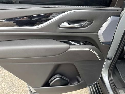 Used 2023 Cadillac Escalade V AWD/4WD image 13