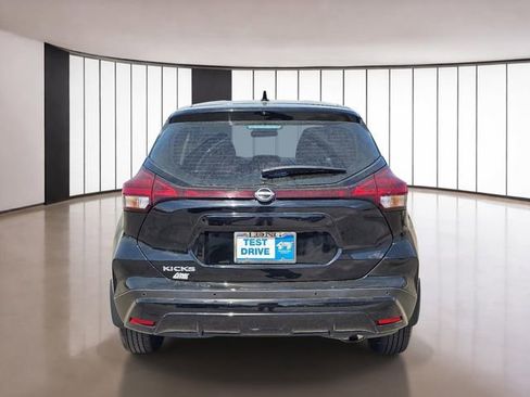 Used 2024 Nissan Kicks S image 5