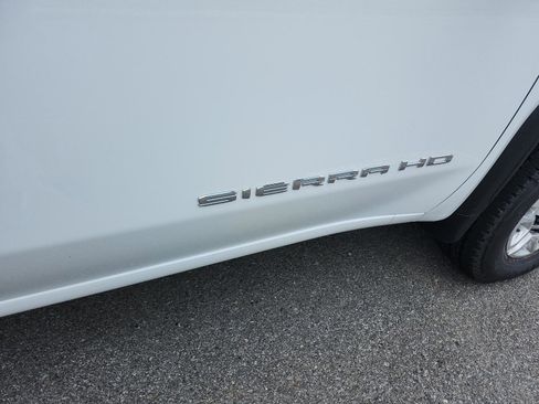 New 2025 GMC Sierra 2500 Pro image 6