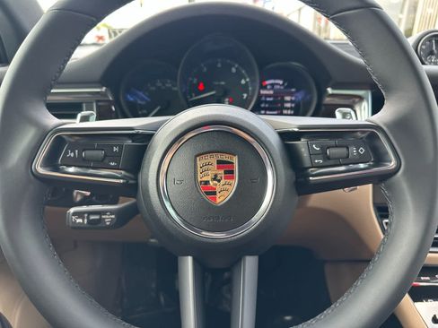 Certified 2025 Porsche Macan AWD/4WD image 25