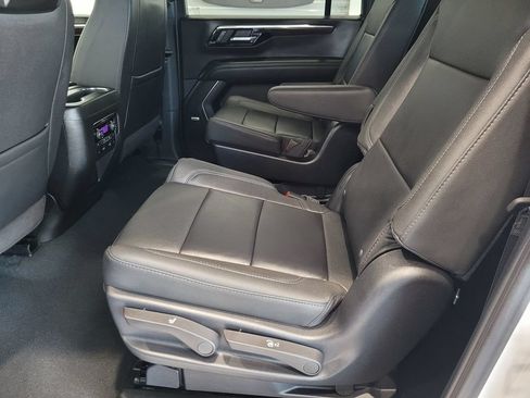 New 2026 Chevrolet Suburban Z71 w/ Z71 Off-Road Package AWD/4WD image 7