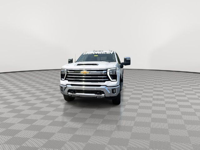 Certified 2025 Chevrolet Silverado 3500 LTZ w/ LTZ Premium Package AWD/4WD image 5