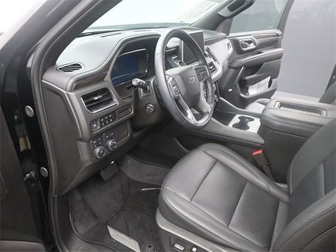Used 2024 Chevrolet Tahoe Z71 w/ Luxury Package image 9