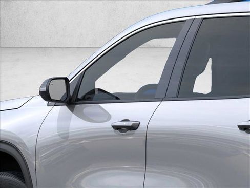 New 2026 Chevrolet Traverse LT FWD image 12