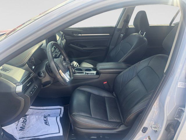 Used 2024 Nissan Altima 2.5 SR w/ SR Premium Package AWD/4WD image 11