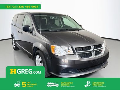 Used 2018 Dodge Grand Caravan SE w/ UConnect Hands-Free Group