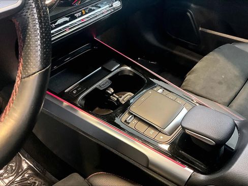 Used 2021 Mercedes-Benz GLB 250 image 15
