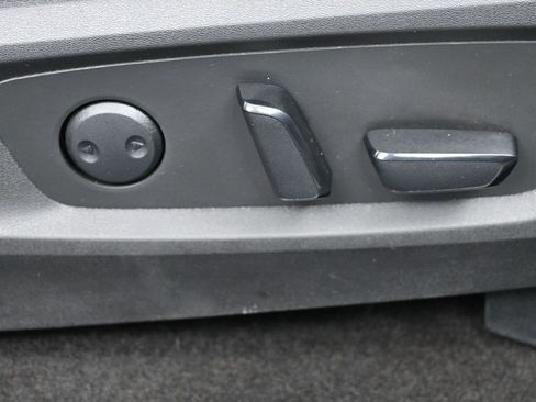 Used 2023 Nissan Pathfinder Platinum image 40