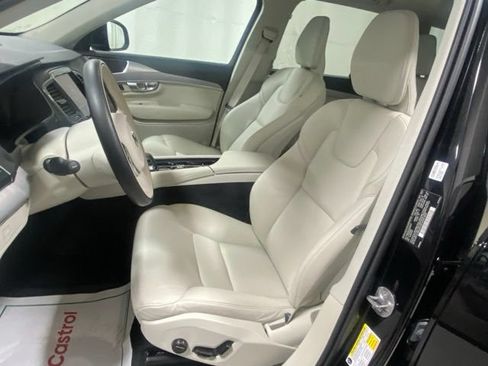 Certified 2025 Volvo XC90 B5 Core w/ Protection Package Premier AWD/4WD image 11
