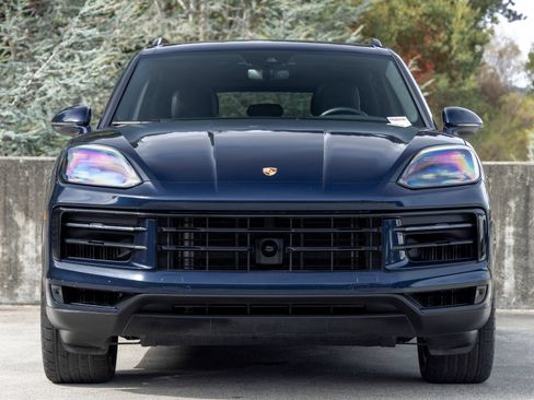 Certified 2024 Porsche Cayenne AWD/4WD image 8