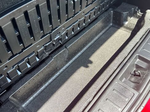 Used 2025 Mitsubishi Outlander SE image 15