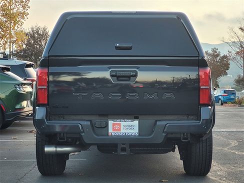 Used 2024 Toyota Tacoma TRD Sport image 7