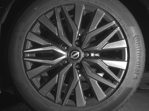 Used 2025 Nissan Altima 2.5 SV image 14