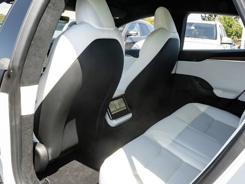Used 2022 Tesla Model S AWD/4WD image 10