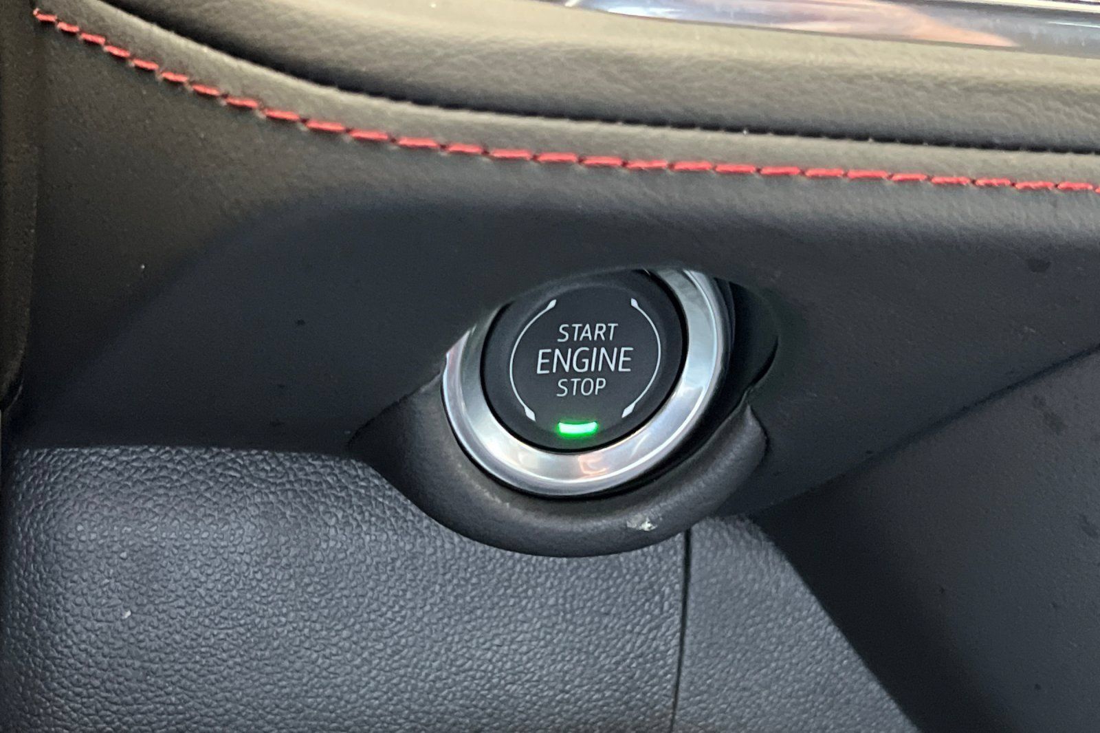 Used 2026 Chevrolet Suburban RST RWD image 33