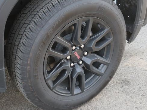 Used 2025 GMC Sierra 1500 Elevation image 41