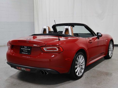 Used 2018 FIAT 124 Spider Lusso RWD image 9