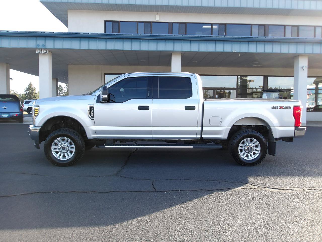Used 2018 Ford F250 XLT w/ XLT Value Package AWD/4WD image 2