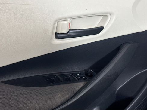 Used 2022 Toyota Corolla LE FWD image 23