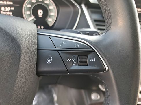 Used 2023 Audi Q5 e Premium w/ Convenience Package image 18