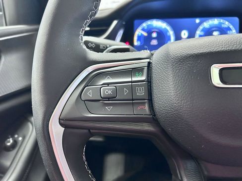 Used 2024 Jeep Grand Cherokee Altitude image 10