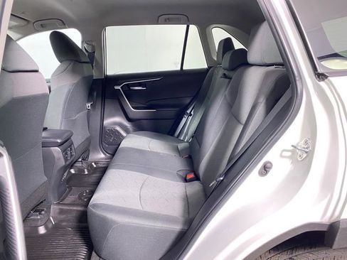 Used 2023 Toyota RAV4 XLE AWD/4WD image 28