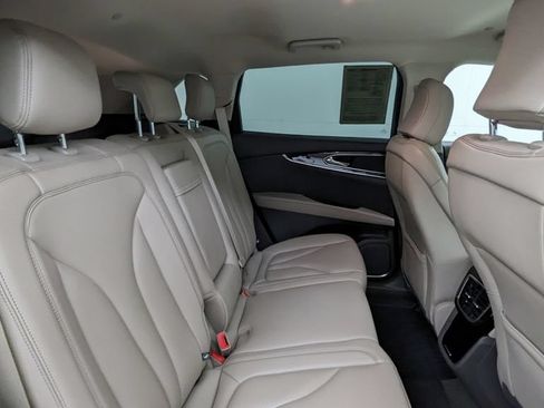 Used 2023 Lincoln Nautilus FWD w/ Premium Package image 34