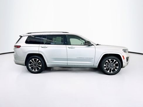 Used 2021 Jeep Grand Cherokee L Overland w/ Advanced Protech Group III AWD/4WD image 10