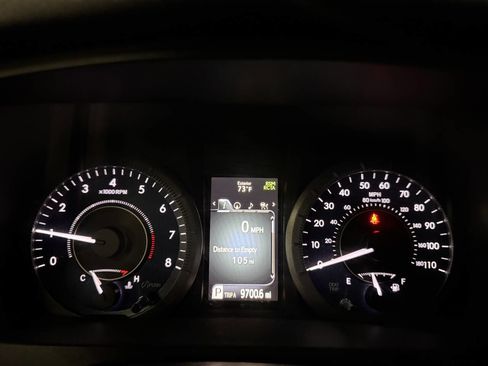 Used 2020 Toyota Sienna XLE 8 Passenger 4dr Mini Van image 36