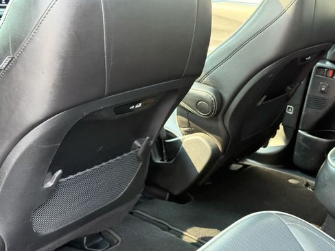 Used 2025 Chrysler Pacifica Limited FWD image 26