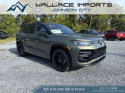 New 2025 Volkswagen Tiguan SE R-Line
