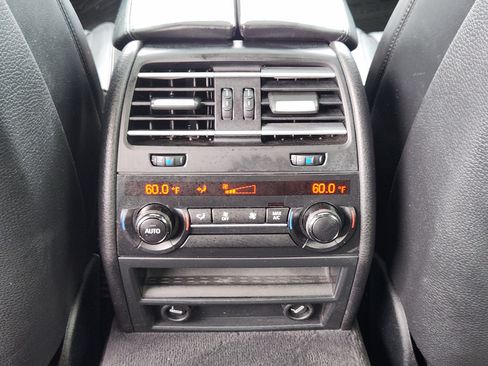 Used 2015 BMW 750Li RWD image 30