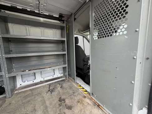 Used 2018 Ford Transit 150 130 Medium Roof RWD image 13