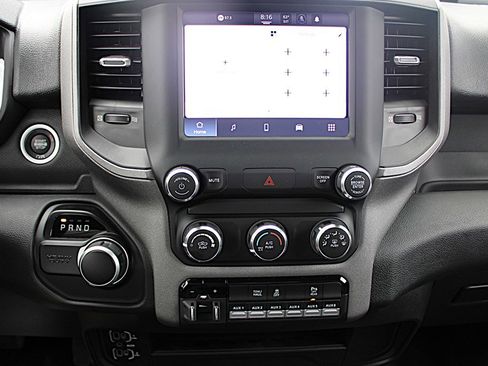 Used 2024 RAM 2500 Tradesman w/ Chrome Appearance Group image 27