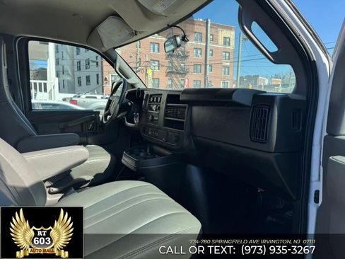 Used 2023 GMC Savana 2500 Extended image 14