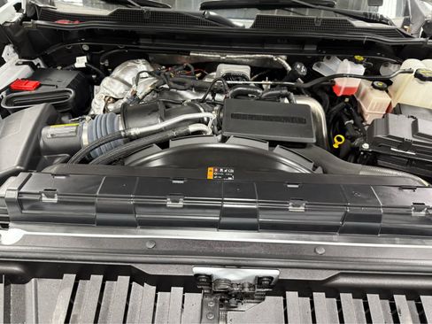 Used 2024 Chevrolet Silverado 2500 LT image 35