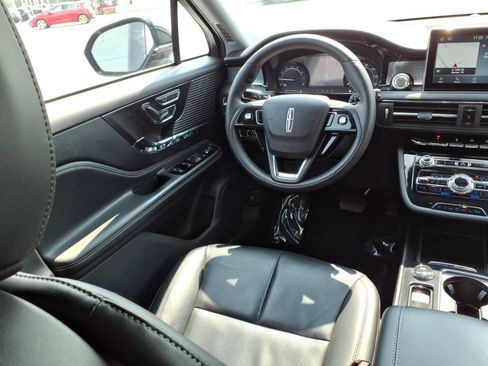 Used 2022 Lincoln Corsair AWD w/ Equipment Group 101A image 10