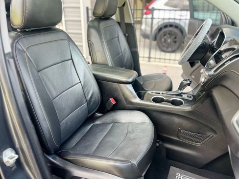 Used 2018 Chevrolet Equinox Premier image 12