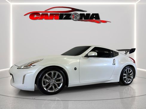 Used 2014 Nissan 370Z Coupe RWD image 5
