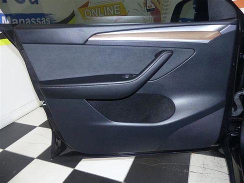 Used 2024 Tesla Model Y 2WD image 22