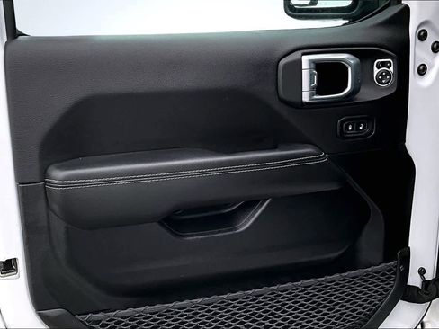 Used 2023 Jeep Wrangler Sahara w/ Cold Weather Group image 28