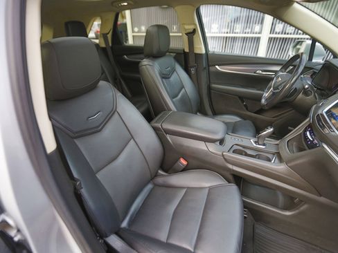 Used 2018 Cadillac XT5 Luxury w/ Driver Awareness Package image 14