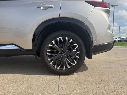 Used 2025 Nissan Rogue Platinum AWD/4WD image 13