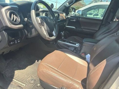 Used 2017 Toyota Tacoma Limited w/ Tow Package AWD/4WD image 2
